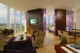 Отель Sheraton Athlone Hotel Атлон Penthouse Suite, 1 King, River view, Corner room, High floor-1